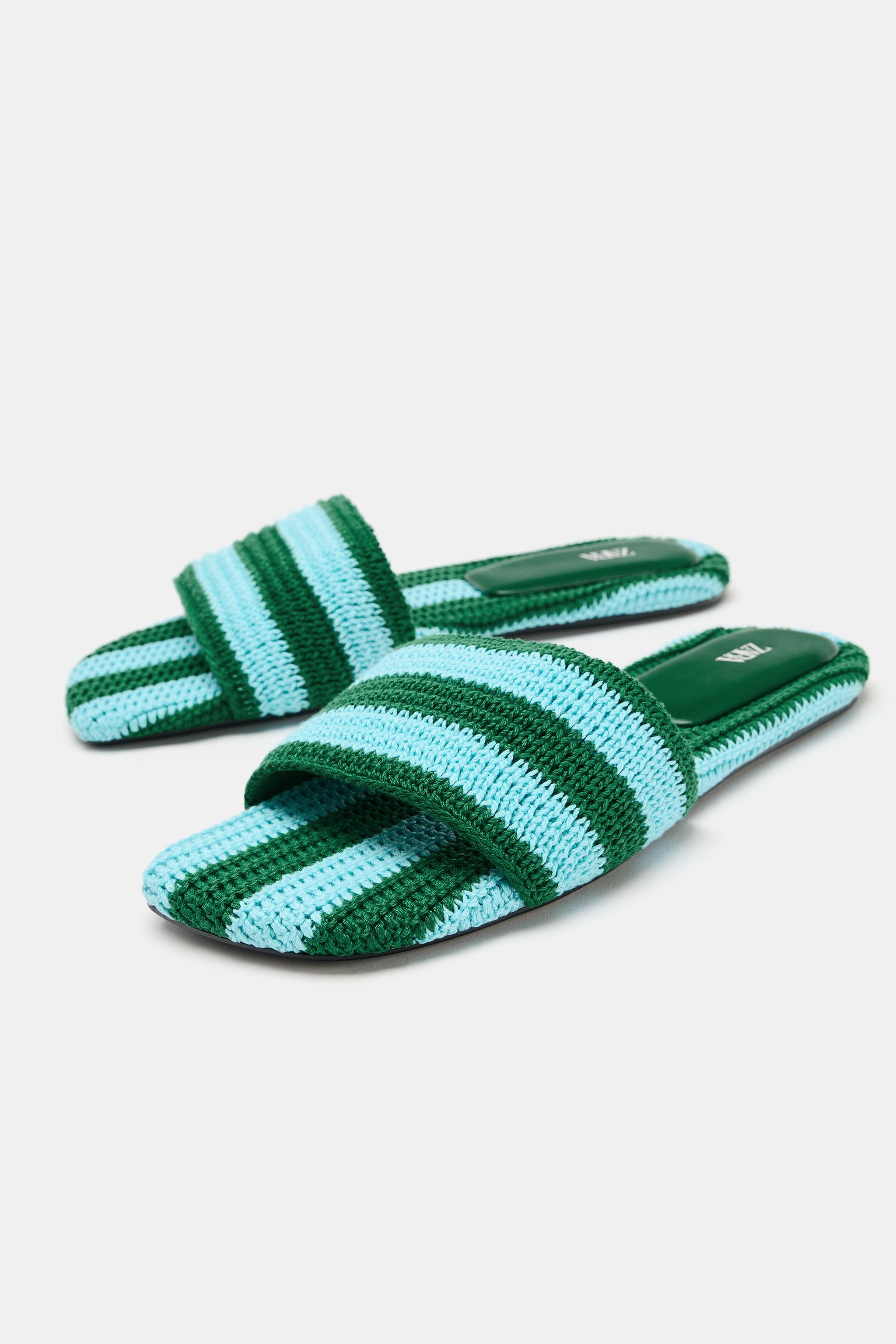 SANDALES PLATES EN CROCHET